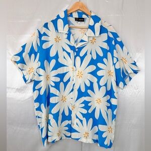 NWT Original Use Men’s Floral Button Down‎ Shirt Blue White Daisy Print Size Sm